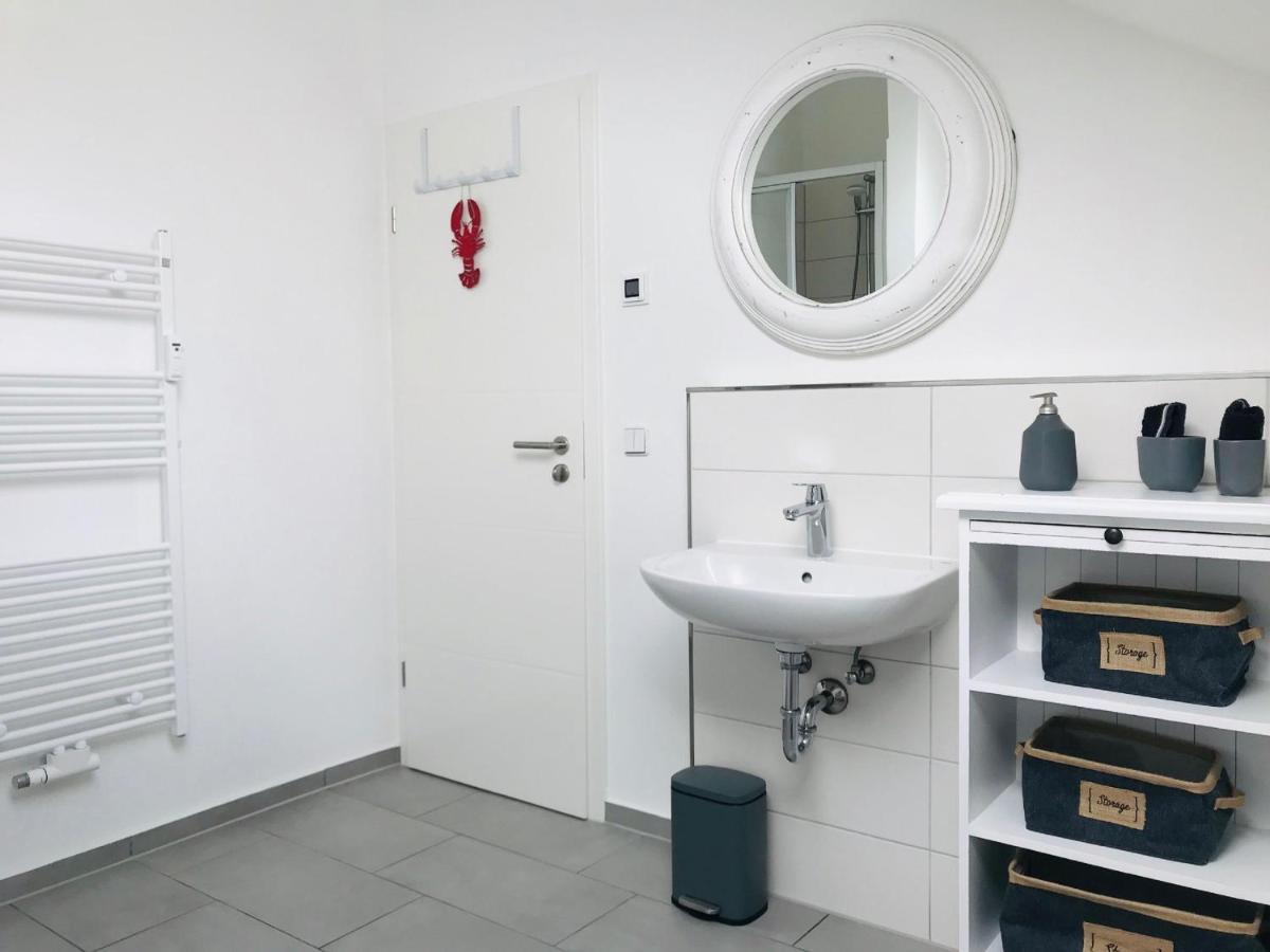 Moderne Ferienwohnung Mit Balkon, Meerblick - Ferienresidenz Zwei Boddenfewo 1-5 Lietzow Exterior foto